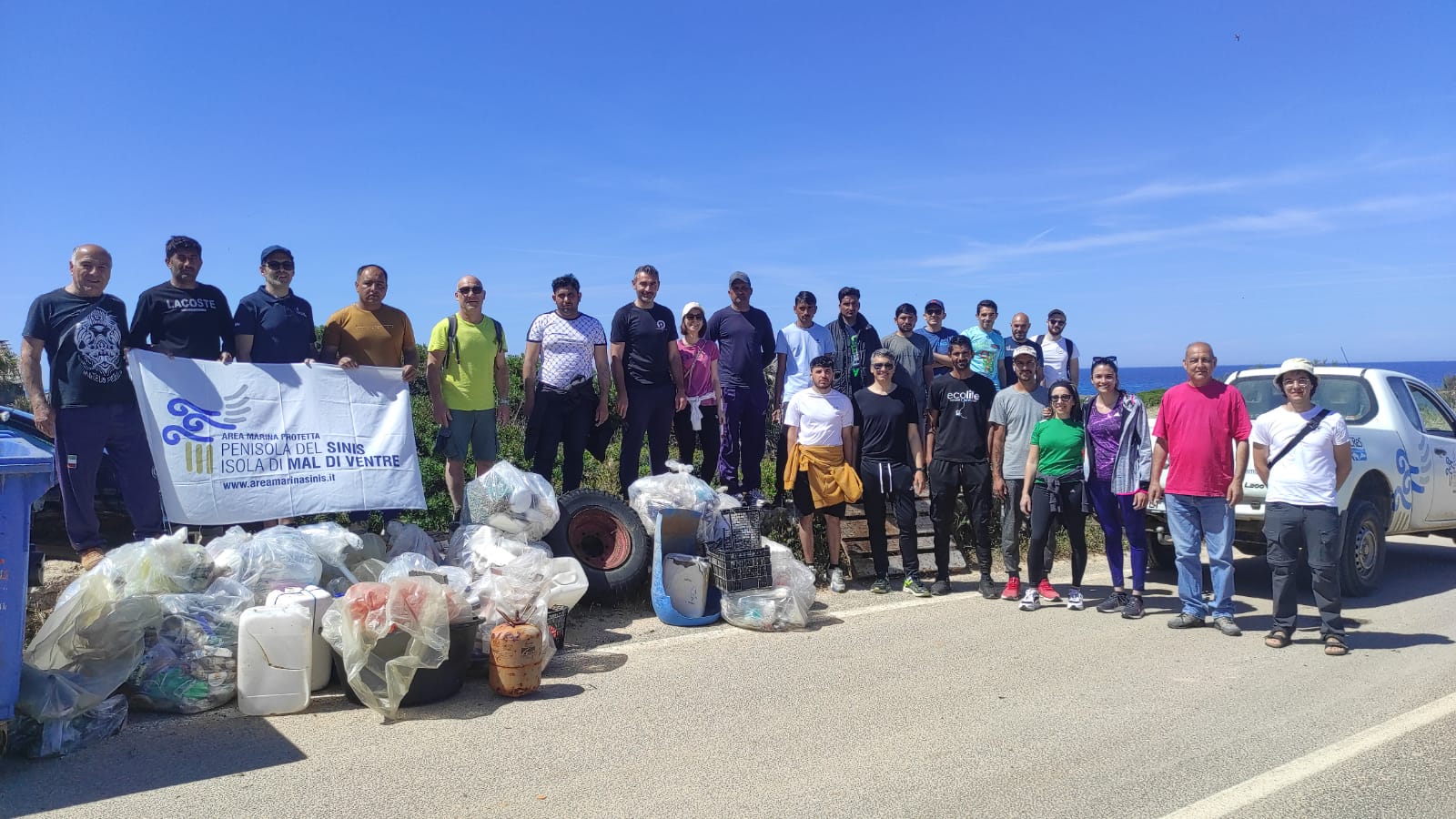 Con la terza giornata ecologica del Sinis raccolti 500 chili di rifiuti dalle spiagge di Is Arutas e Corrighias  