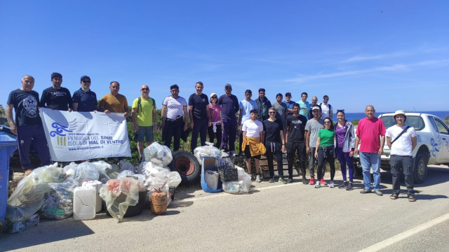 Con la terza giornata ecologica del Sinis raccolti 500 chili di rifiuti dalle spiagge di Is Arutas e Corrighias  